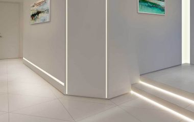LED-Beleuchtung auf dem Boden im Haus: ein moderner Designtrend LED-Beleuchtung auf dem Boden im Haus: ein moderner Designtrend