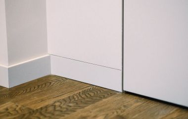 Einen versteckten Sockel installieren oder nicht: drei Fakten „dafür“ Einen versteckten Sockel installieren oder nicht: drei Fakten „dafür“